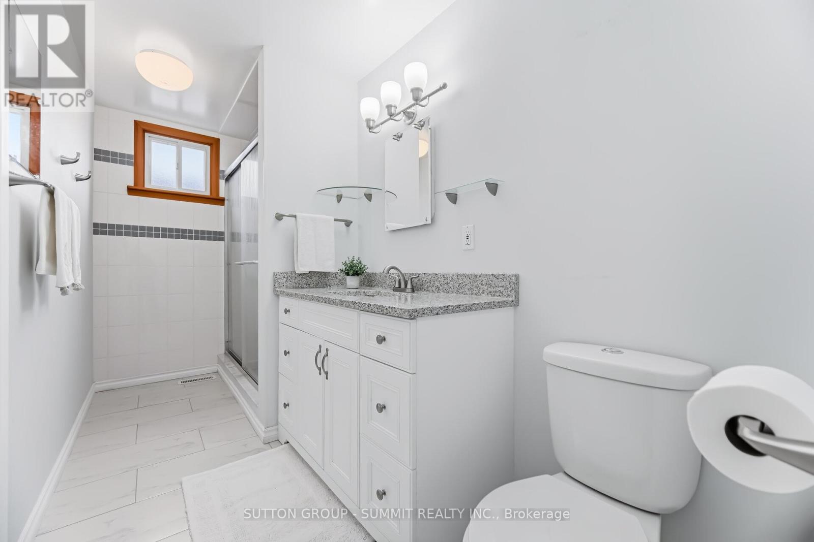 11 St Andrew's Court, Aurora, Ontario  L4G 3B2 - Photo 14 - N12870802