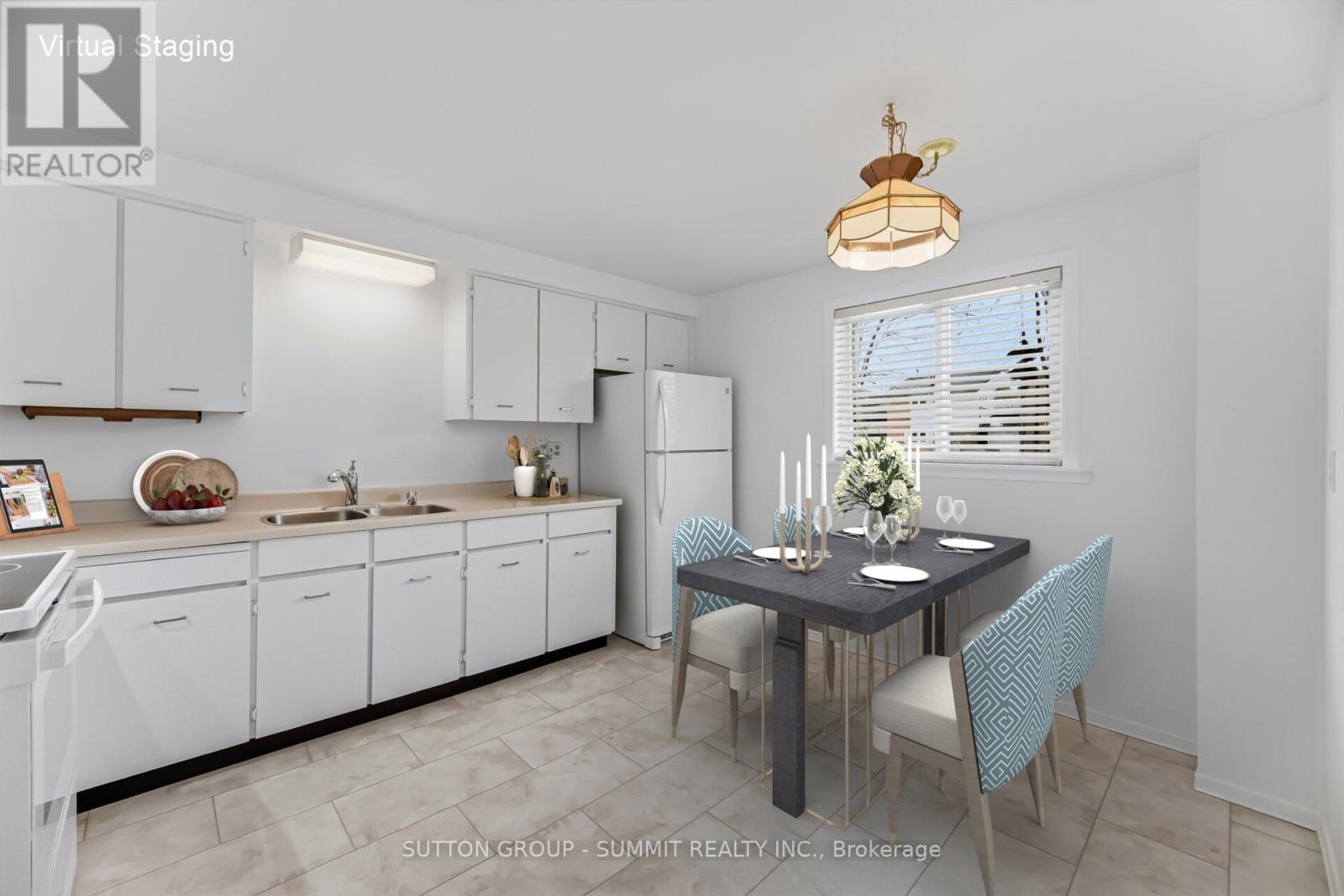 11 St Andrew's Court, Aurora, Ontario  L4G 3B2 - Photo 6 - N12870802