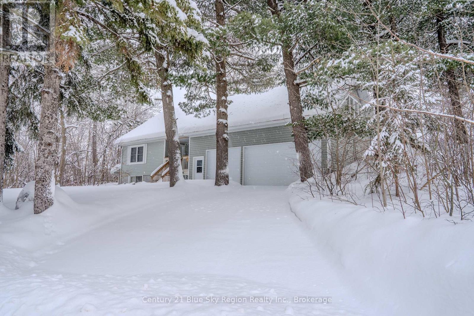 10 Toronto Street, Callander, Ontario  P0H 1H0 - Photo 2 - X12870766