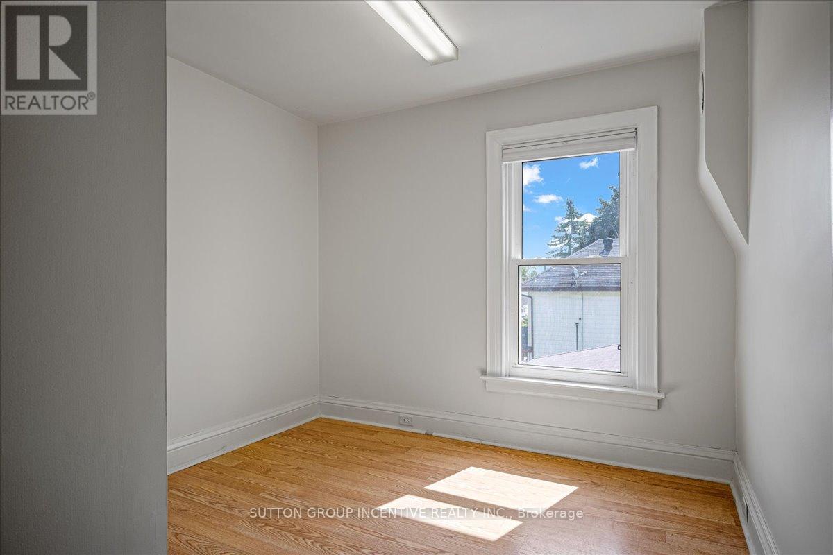 153 Colborne Street W, Orillia, Ontario  L3V 2Z4 - Photo 5 - S12870842