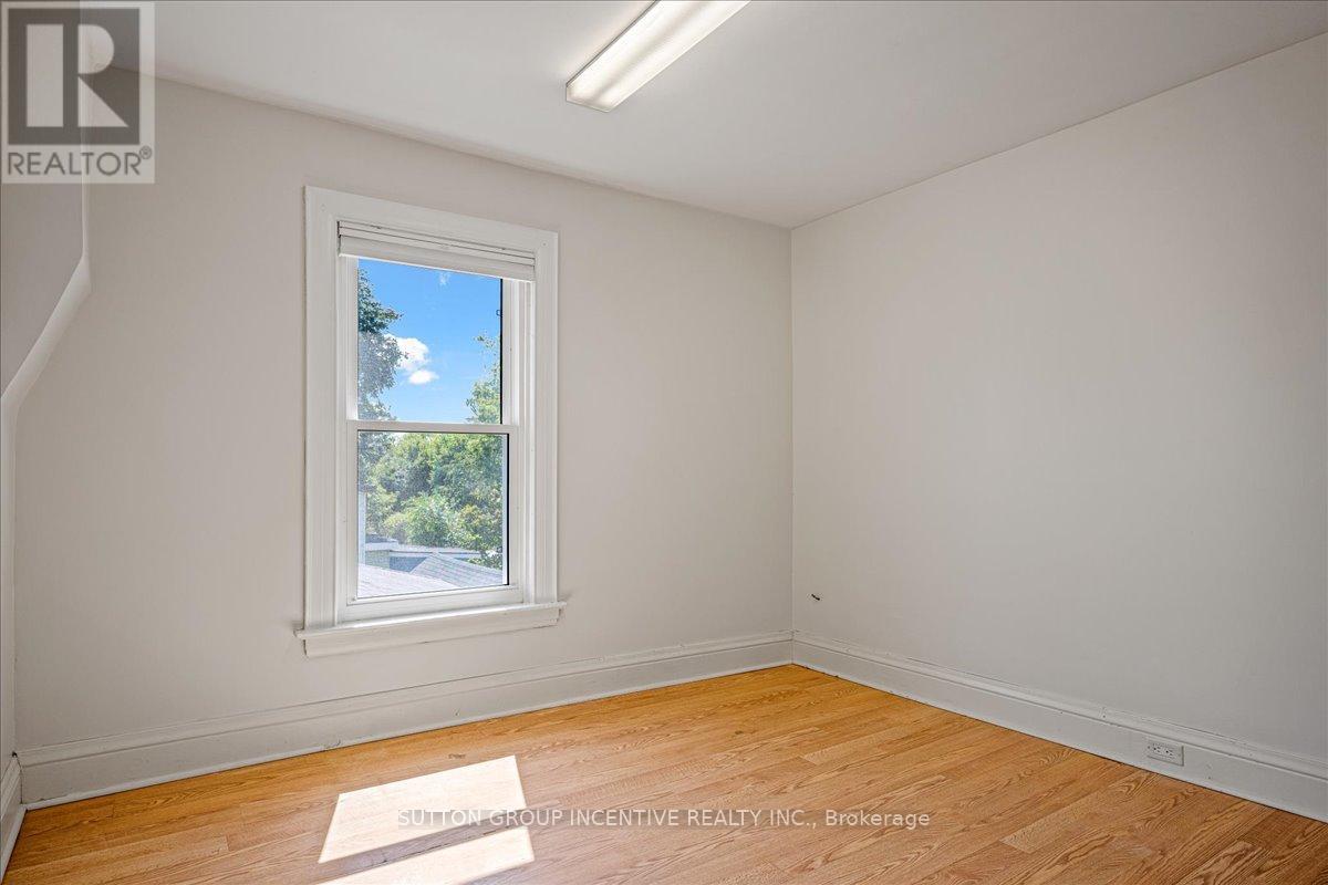 153 Colborne Street W, Orillia, Ontario  L3V 2Z4 - Photo 9 - S12870842