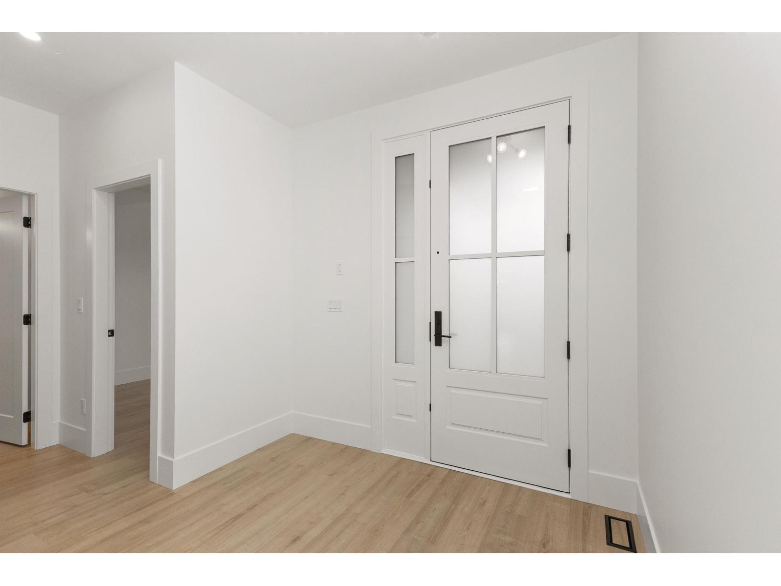 3905 Latimer Street, Abbotsford, British Columbia  V2S 2J4 - Photo 3 - R3097241