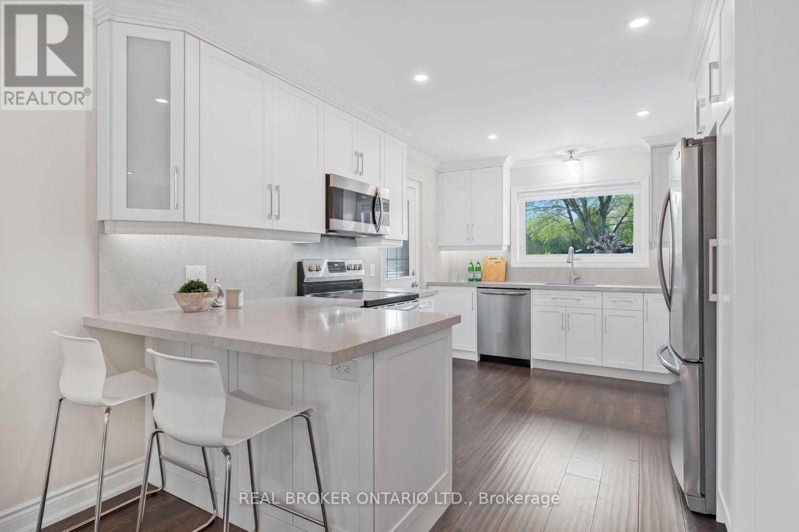 3 Ellesboro Drive, Mississauga, Ontario  L5N 1B9 - Photo 11 - W12870730