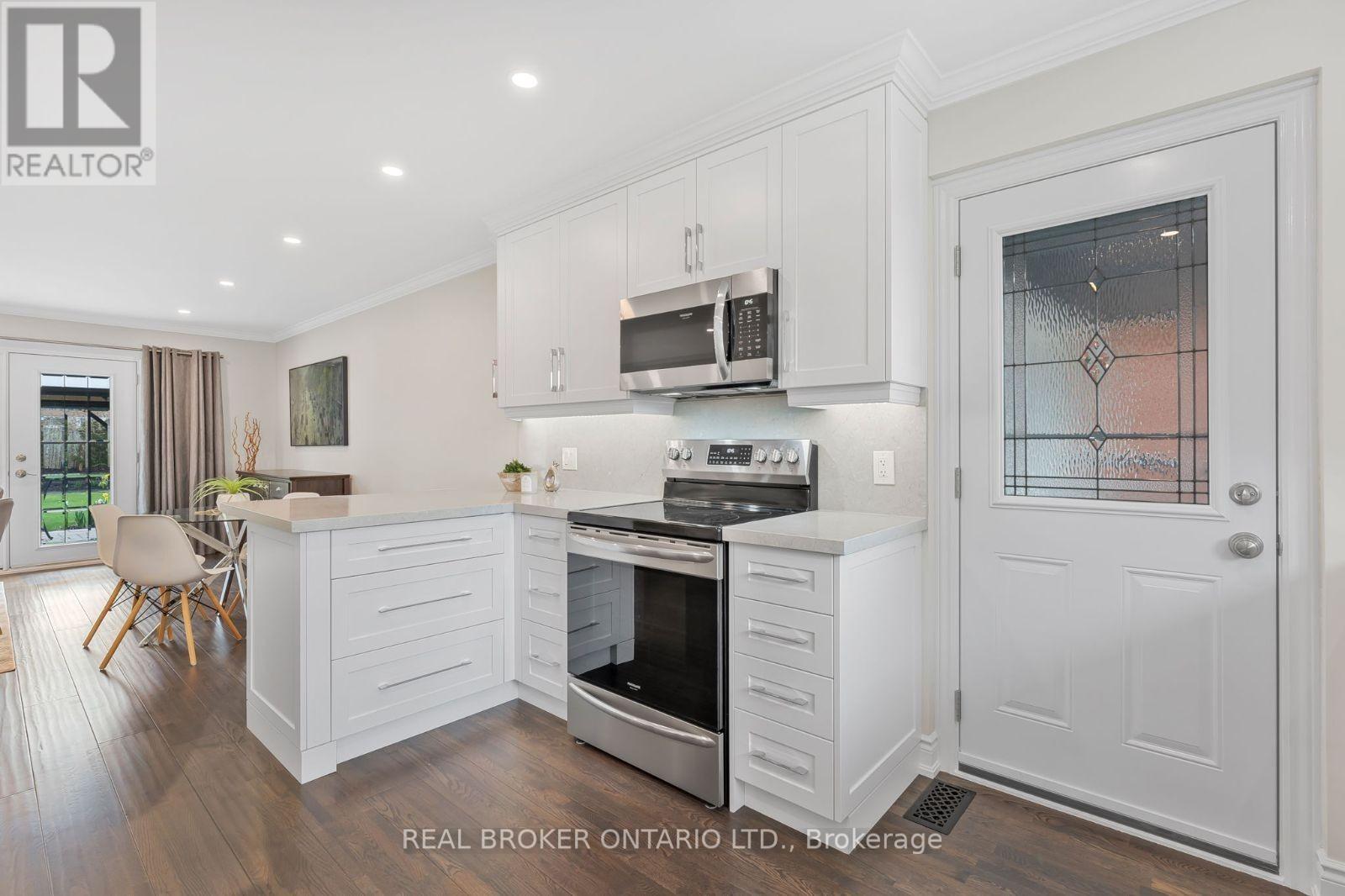 3 Ellesboro Drive, Mississauga, Ontario  L5N 1B9 - Photo 13 - W12870730