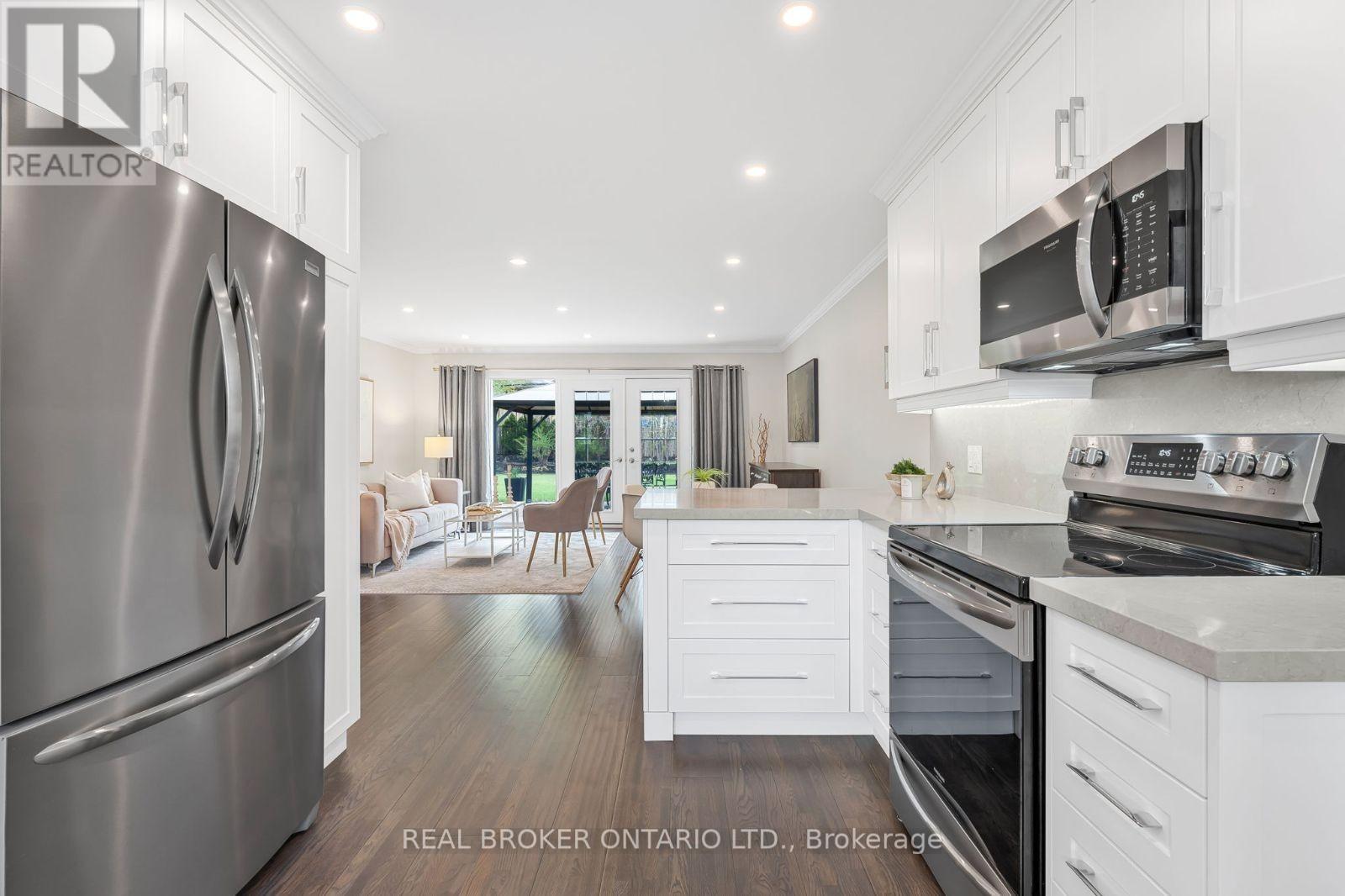 3 Ellesboro Drive, Mississauga, Ontario  L5N 1B9 - Photo 14 - W12870730