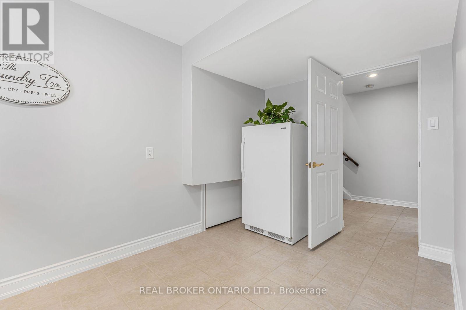 3 Ellesboro Drive, Mississauga, Ontario  L5N 1B9 - Photo 28 - W12870730