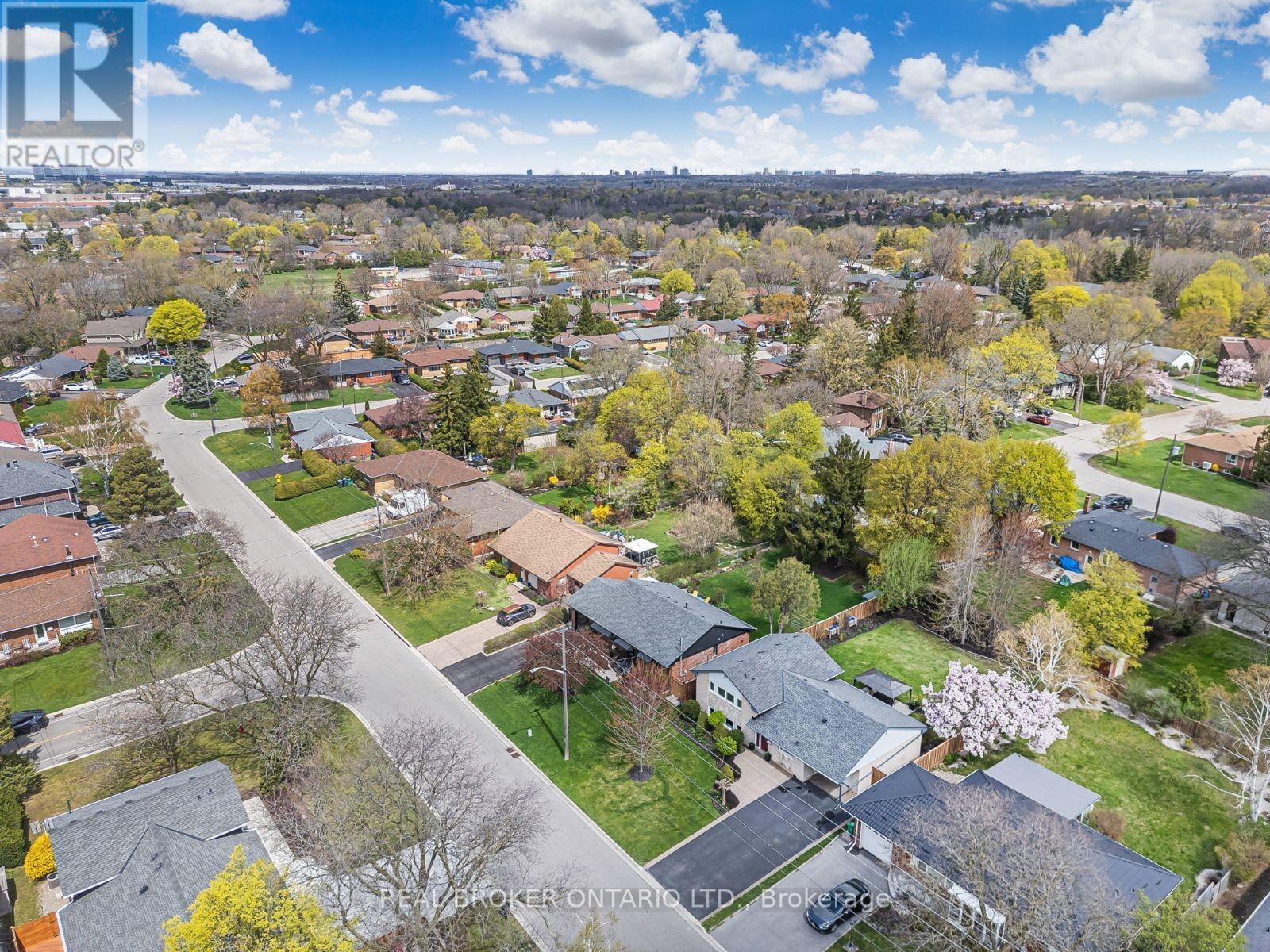 3 Ellesboro Drive, Mississauga, Ontario  L5N 1B9 - Photo 39 - W12870730