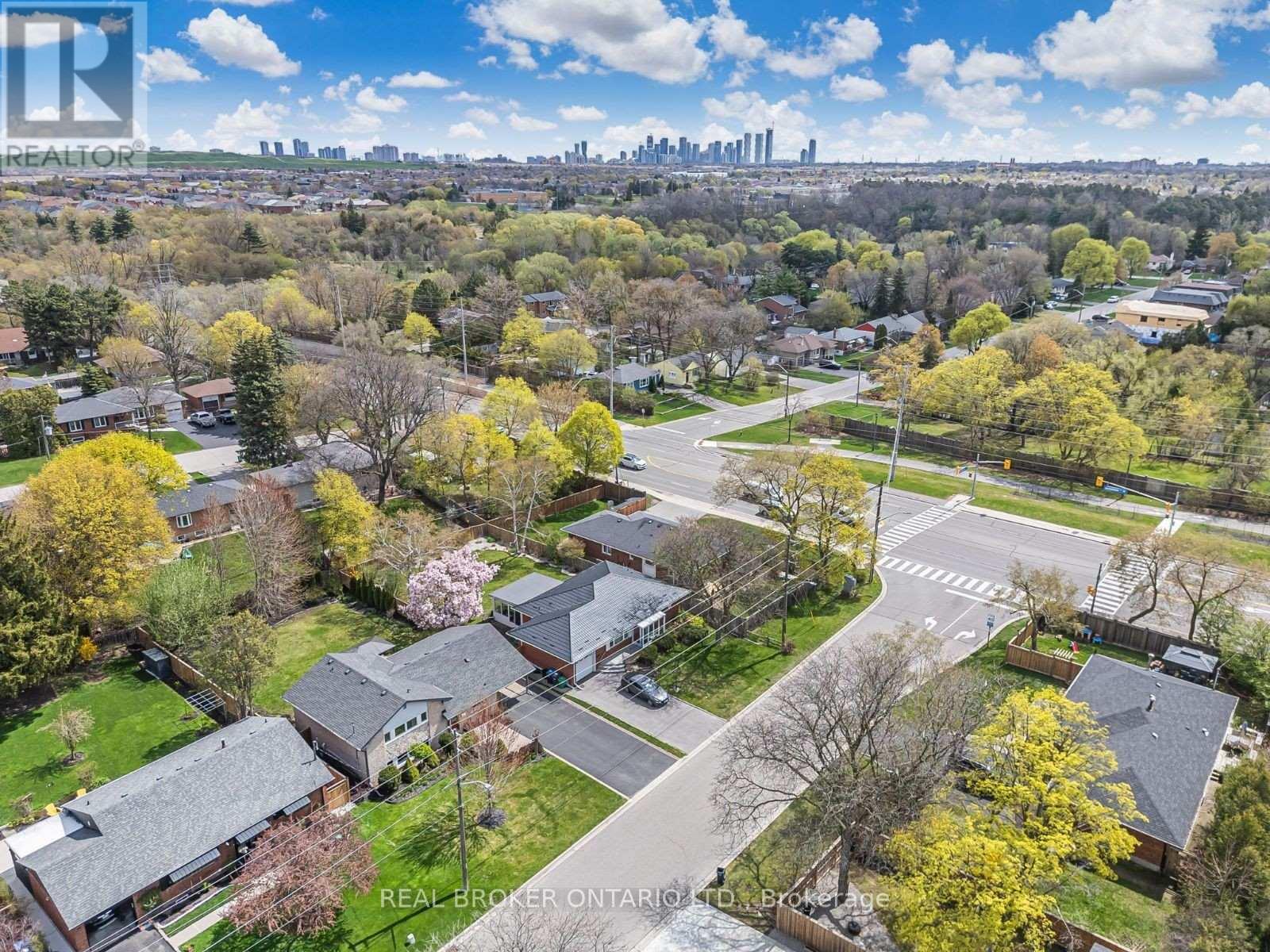 3 Ellesboro Drive, Mississauga, Ontario  L5N 1B9 - Photo 40 - W12870730