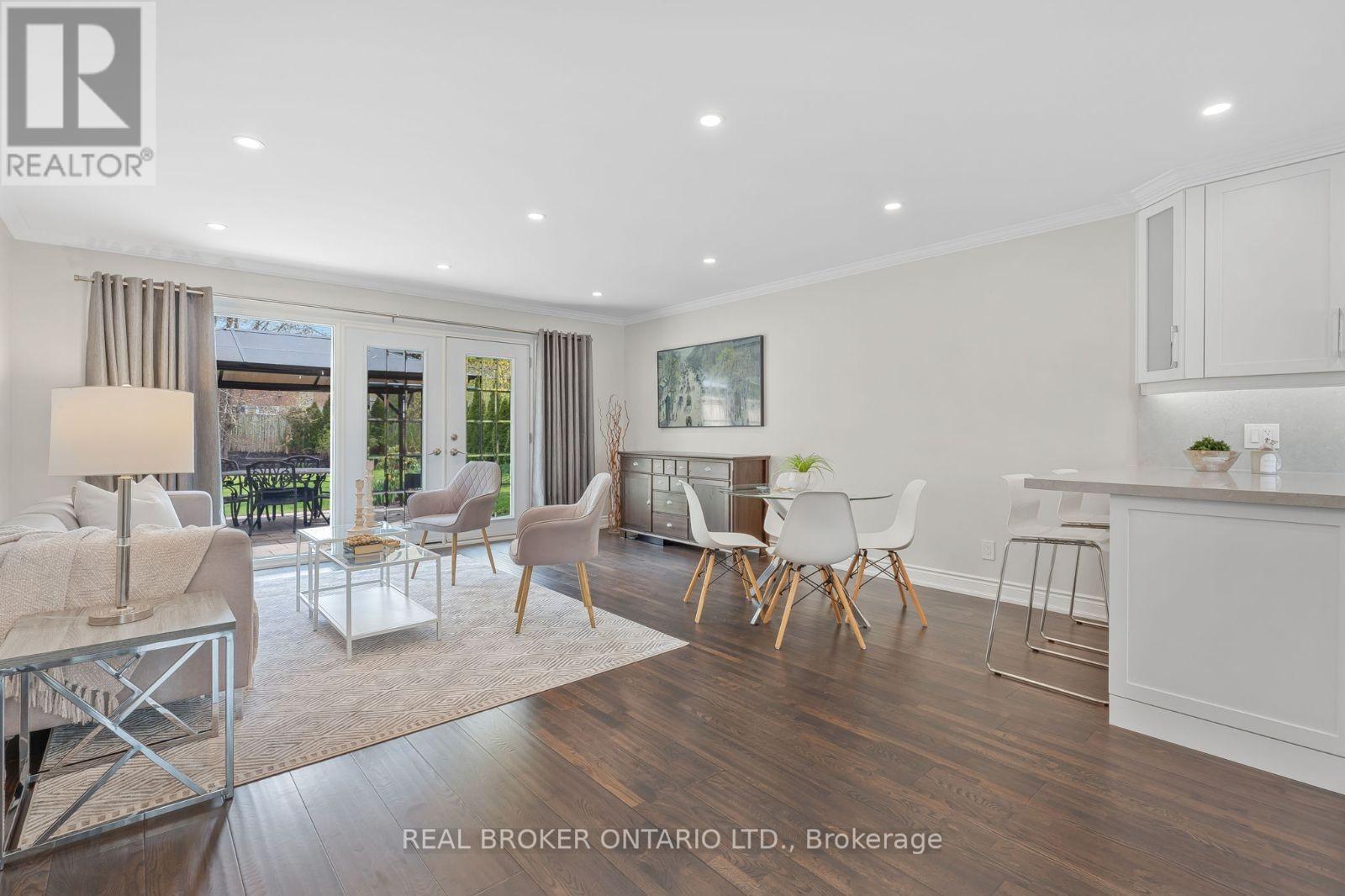 3 Ellesboro Drive, Mississauga, Ontario  L5N 1B9 - Photo 6 - W12870730