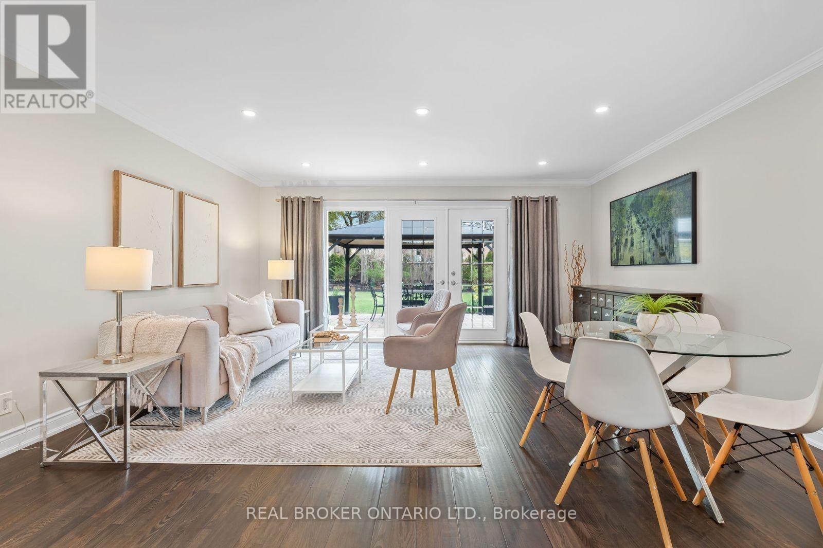 3 Ellesboro Drive, Mississauga, Ontario  L5N 1B9 - Photo 7 - W12870730