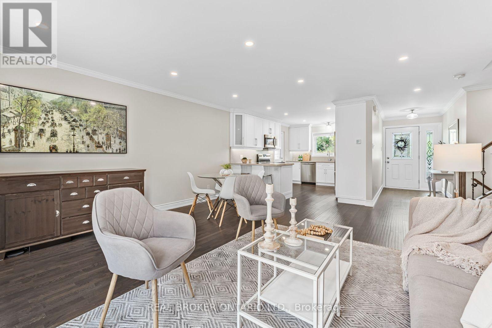 3 Ellesboro Drive, Mississauga, Ontario  L5N 1B9 - Photo 9 - W12870730