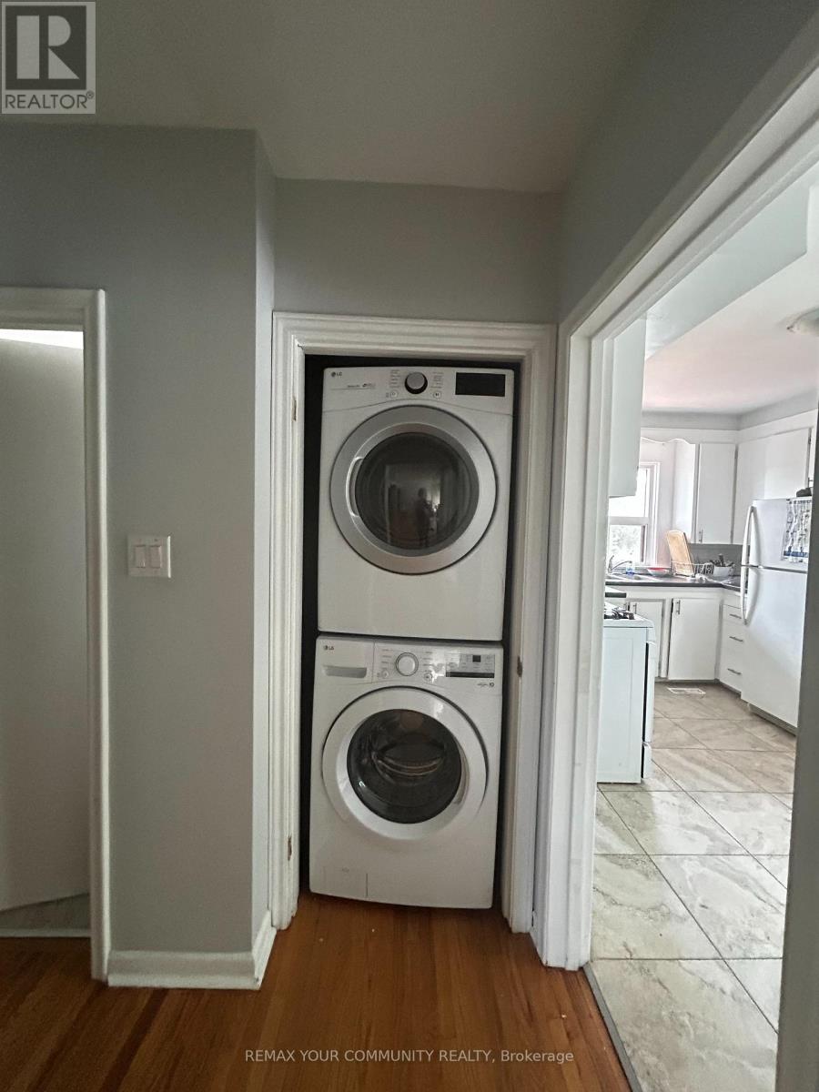 72 Lloyd Manor Road, Toronto, Ontario  M9B 5J3 - Photo 11 - W12870776