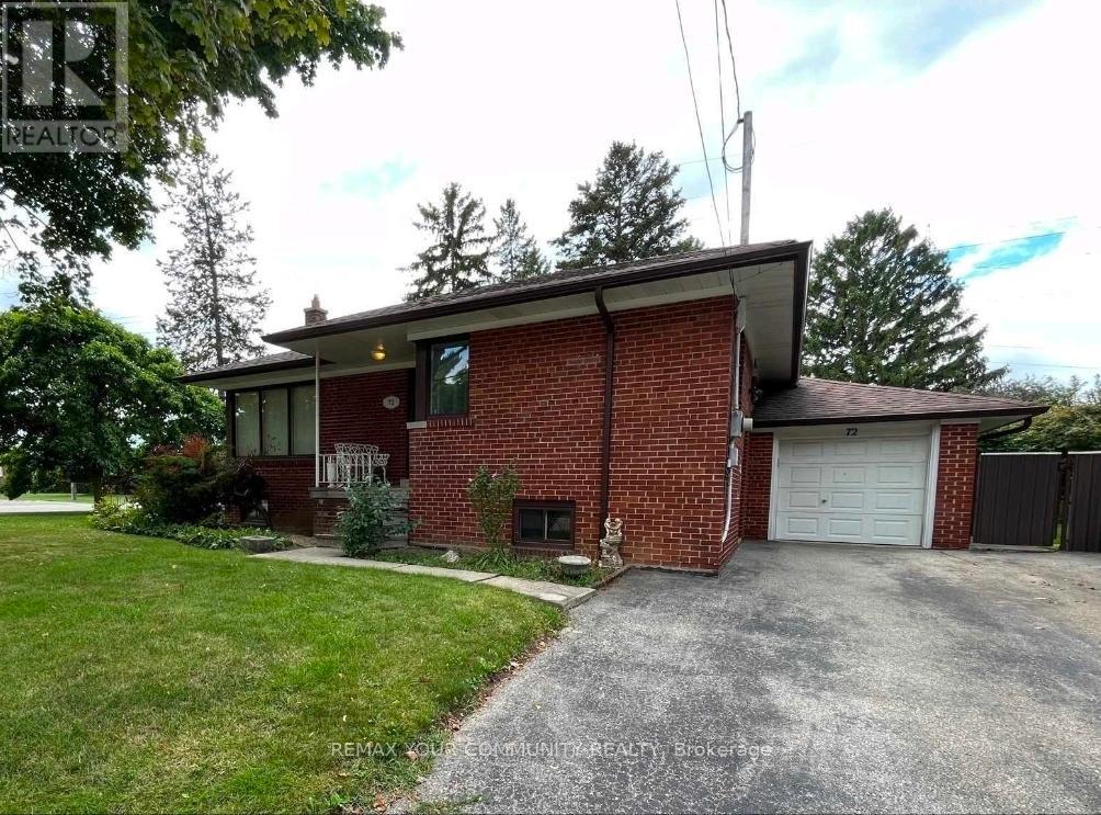 72 Lloyd Manor Road, Toronto, Ontario  M9B 5J3 - Photo 2 - W12870776