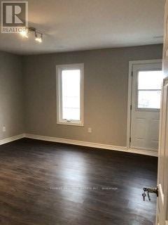 Upper - 4 St Clarens Avenue, Toronto, Ontario  M6K 2S3 - Photo 9 - W12870784