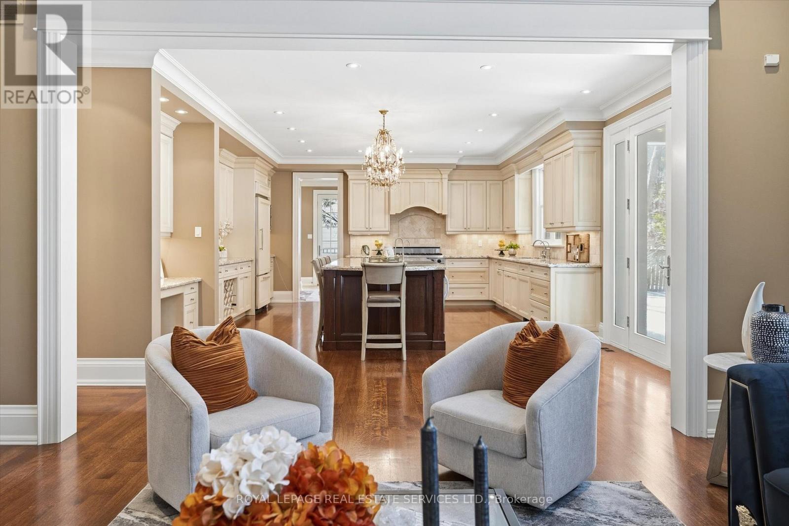 1049 Cedar Grove Boulevard, Oakville, Ontario  L6J 2C2 - Photo 12 - W12870810