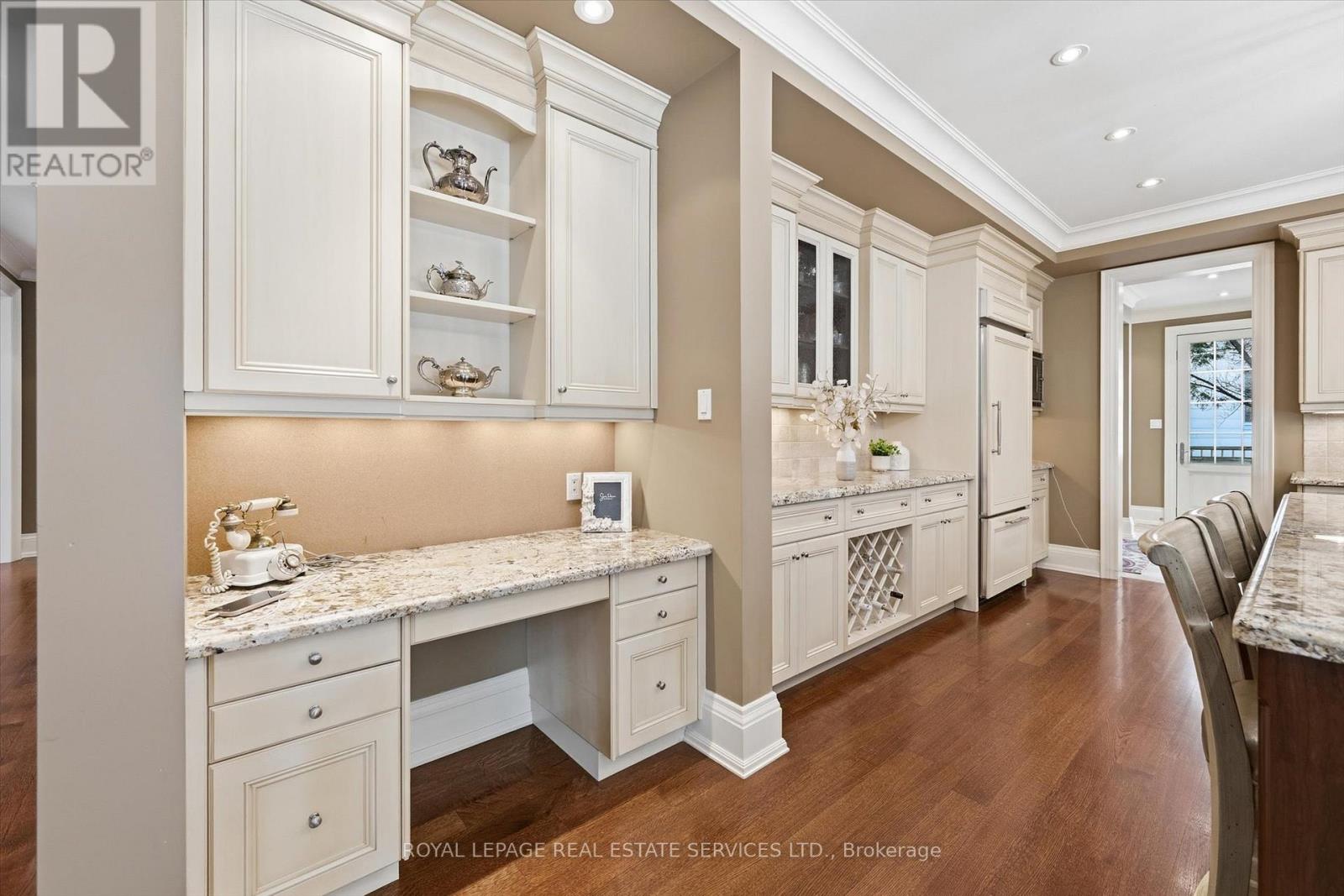 1049 Cedar Grove Boulevard, Oakville, Ontario  L6J 2C2 - Photo 14 - W12870810