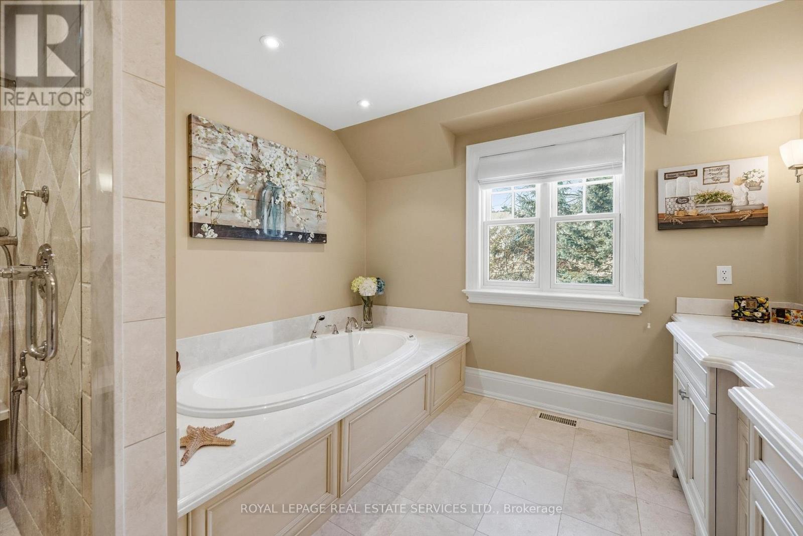 1049 Cedar Grove Boulevard, Oakville, Ontario  L6J 2C2 - Photo 26 - W12870810