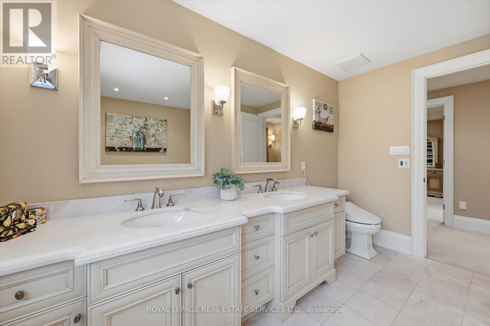 1049 Cedar Grove Boulevard, Oakville, Ontario  L6J 2C2 - Photo 27 - W12870810