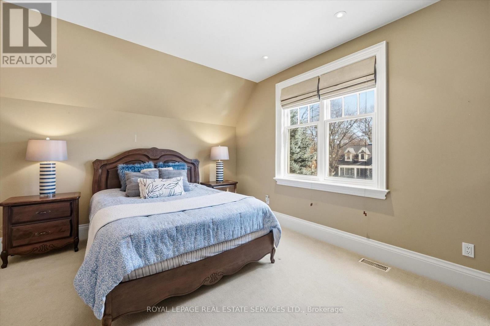 1049 Cedar Grove Boulevard, Oakville, Ontario  L6J 2C2 - Photo 30 - W12870810