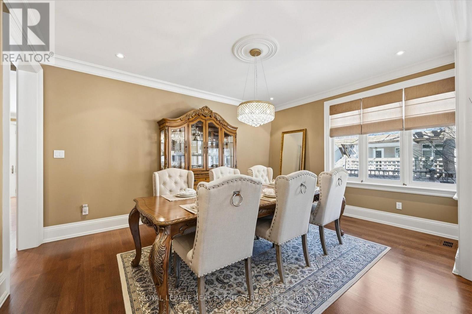 1049 Cedar Grove Boulevard, Oakville, Ontario  L6J 2C2 - Photo 7 - W12870810