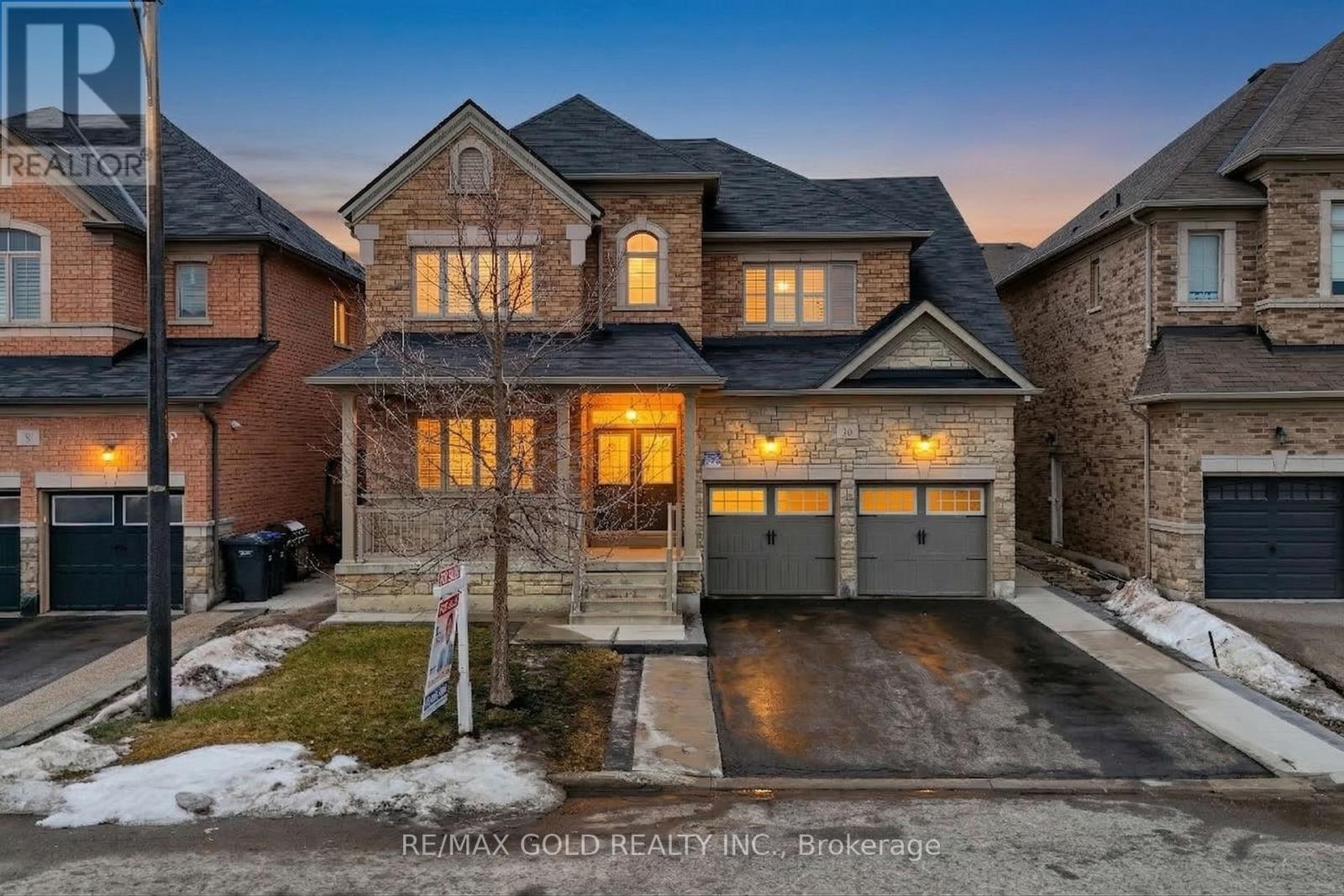 10 DOPP CRESCENT, Brampton, Ontario