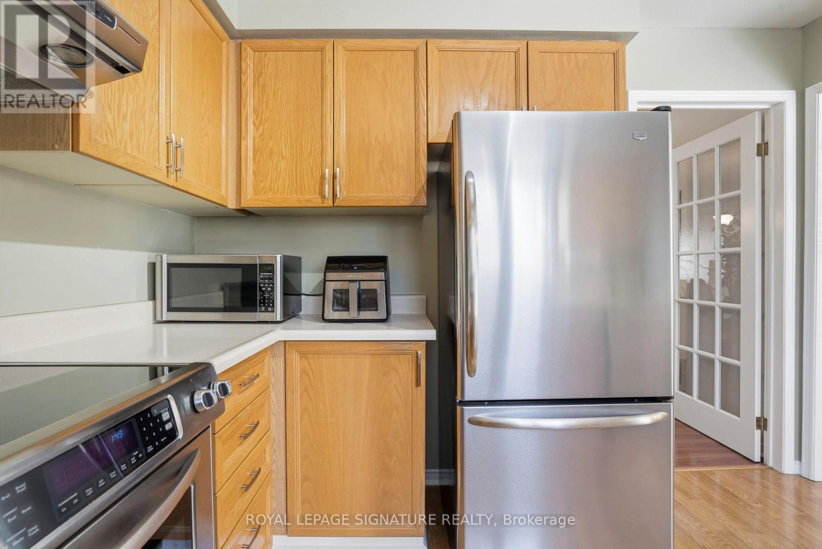 18 Webster Way, Halton Hills, Ontario  L7G 5J7 - Photo 14 - W12870858