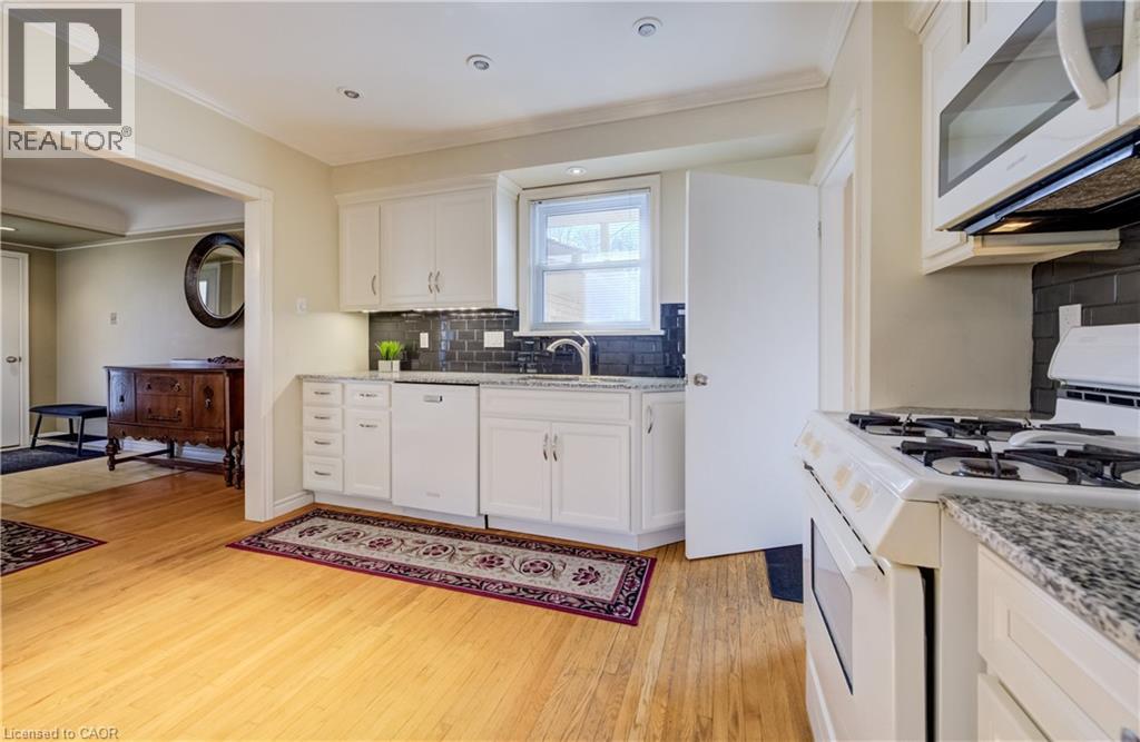 588 Krug Street, Kitchener, Ontario  N2B 1L7 - Photo 17 - 40810676