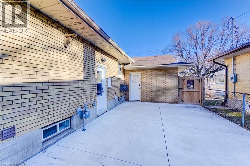 588 Krug Street, Kitchener, Ontario  N2B 1L7 - Photo 44 - 40810676