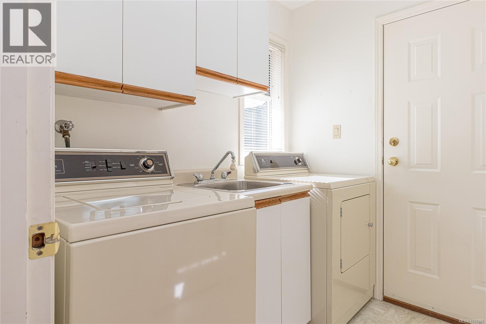 700 Arbutus St, Qualicum Beach, British Columbia  V9K 1K4 - Photo 29 - 1028385