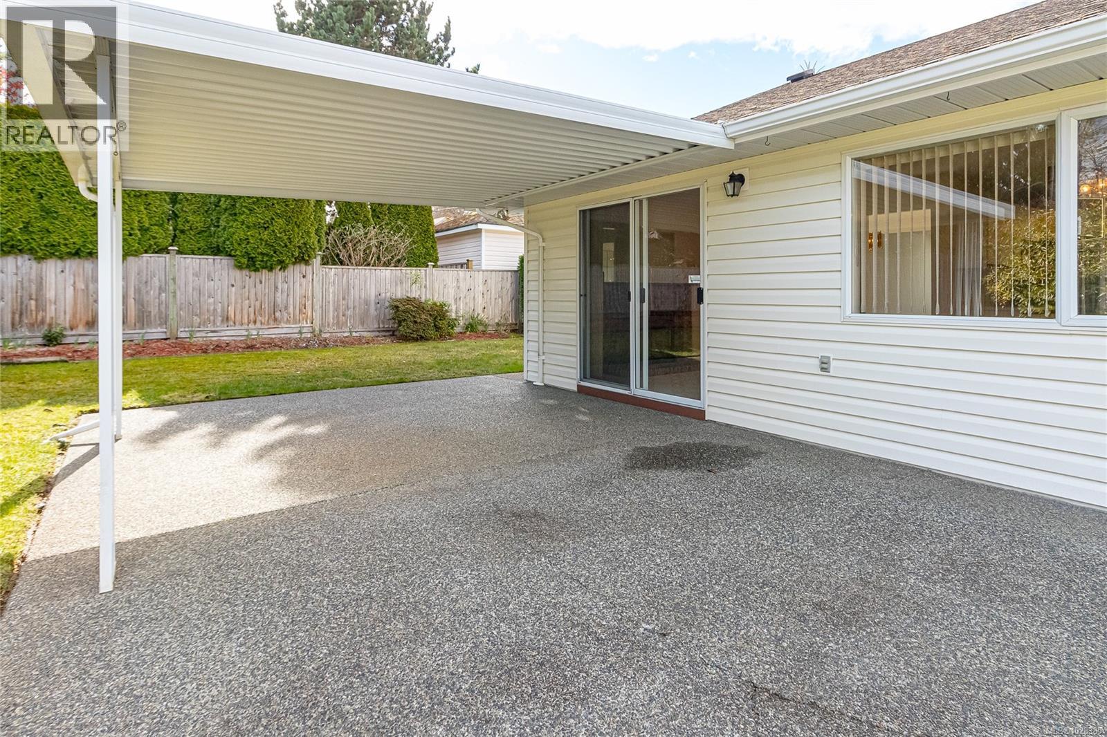 700 Arbutus St, Qualicum Beach, British Columbia  V9K 1K4 - Photo 36 - 1028385