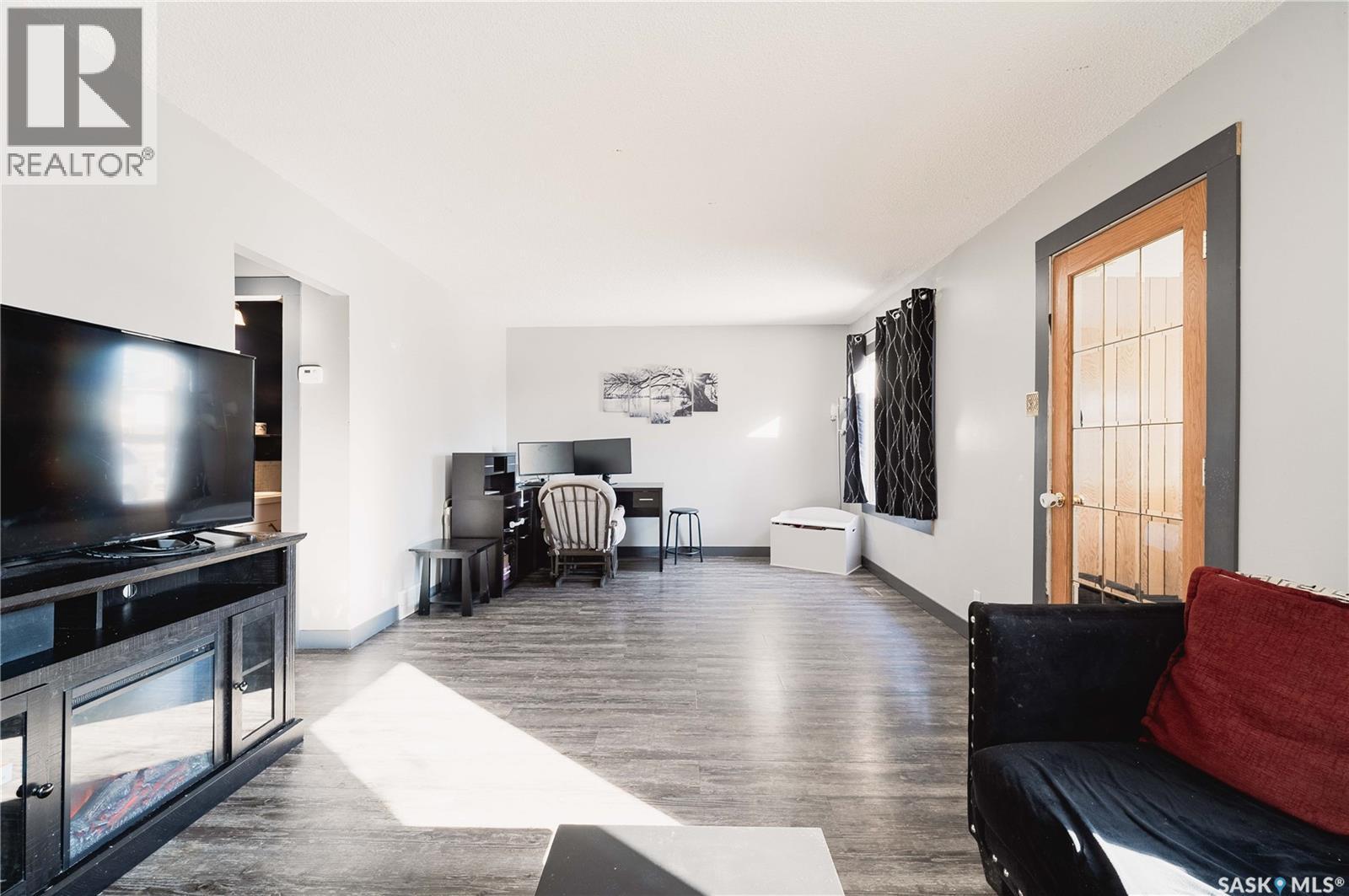 830 7th Avenue Nw, Moose Jaw, Saskatchewan  S6H 4C2 - Photo 10 - SK030172