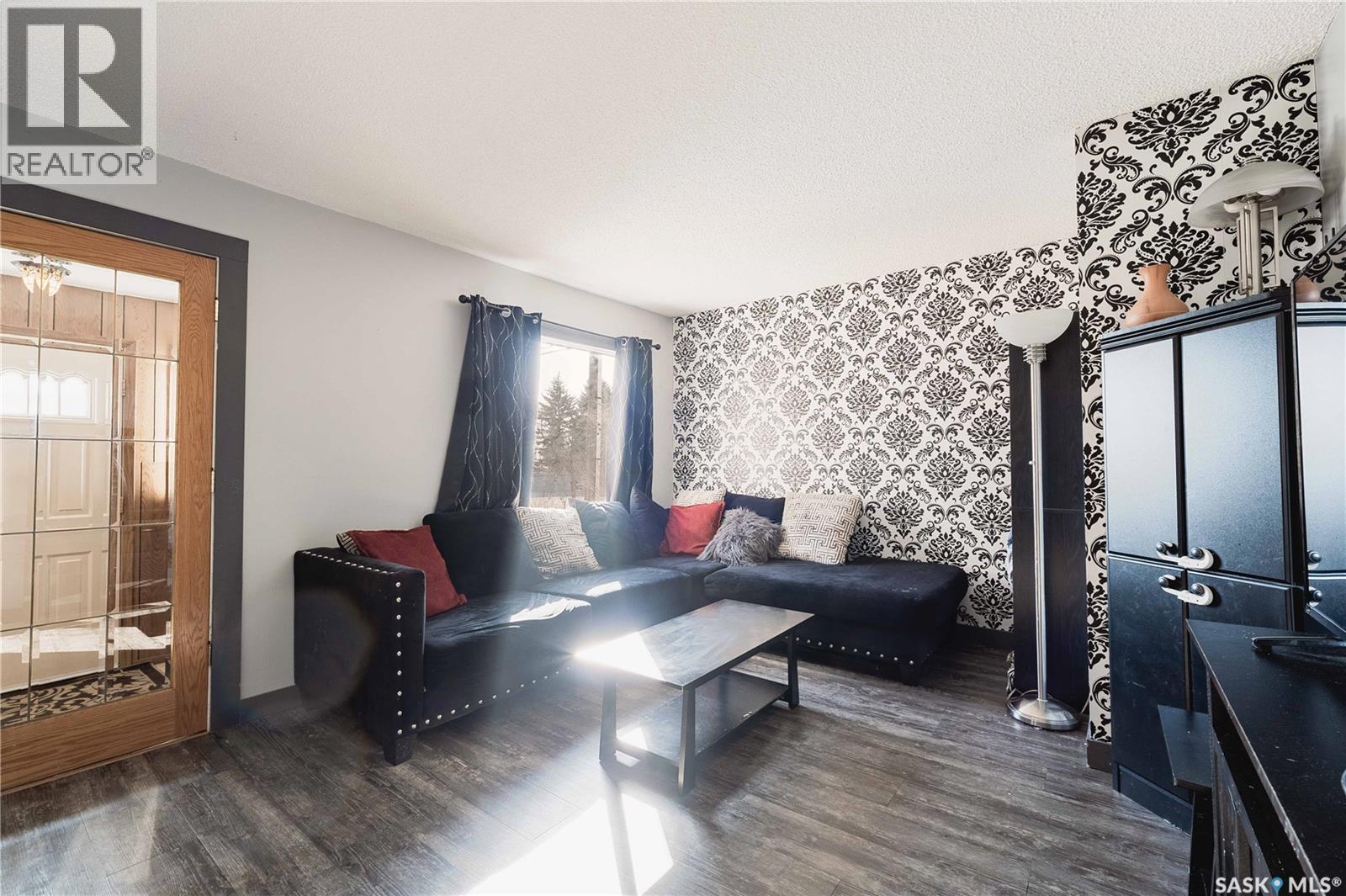 830 7th Avenue Nw, Moose Jaw, Saskatchewan  S6H 4C2 - Photo 13 - SK030172