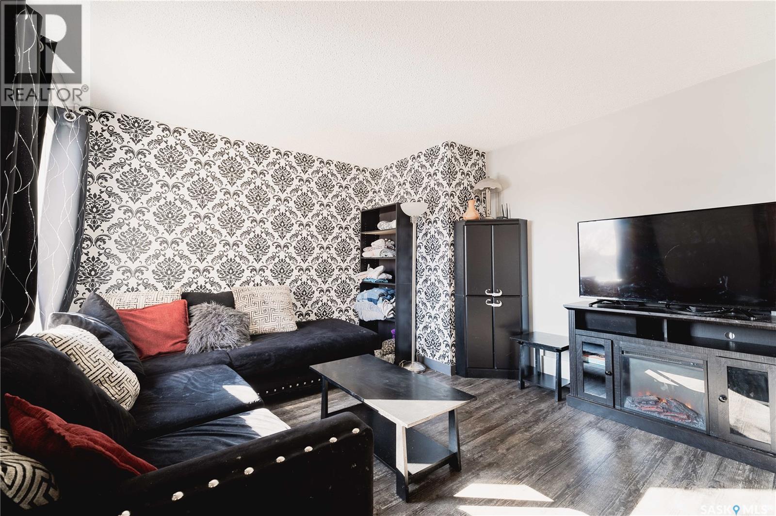 830 7th Avenue Nw, Moose Jaw, Saskatchewan  S6H 4C2 - Photo 14 - SK030172