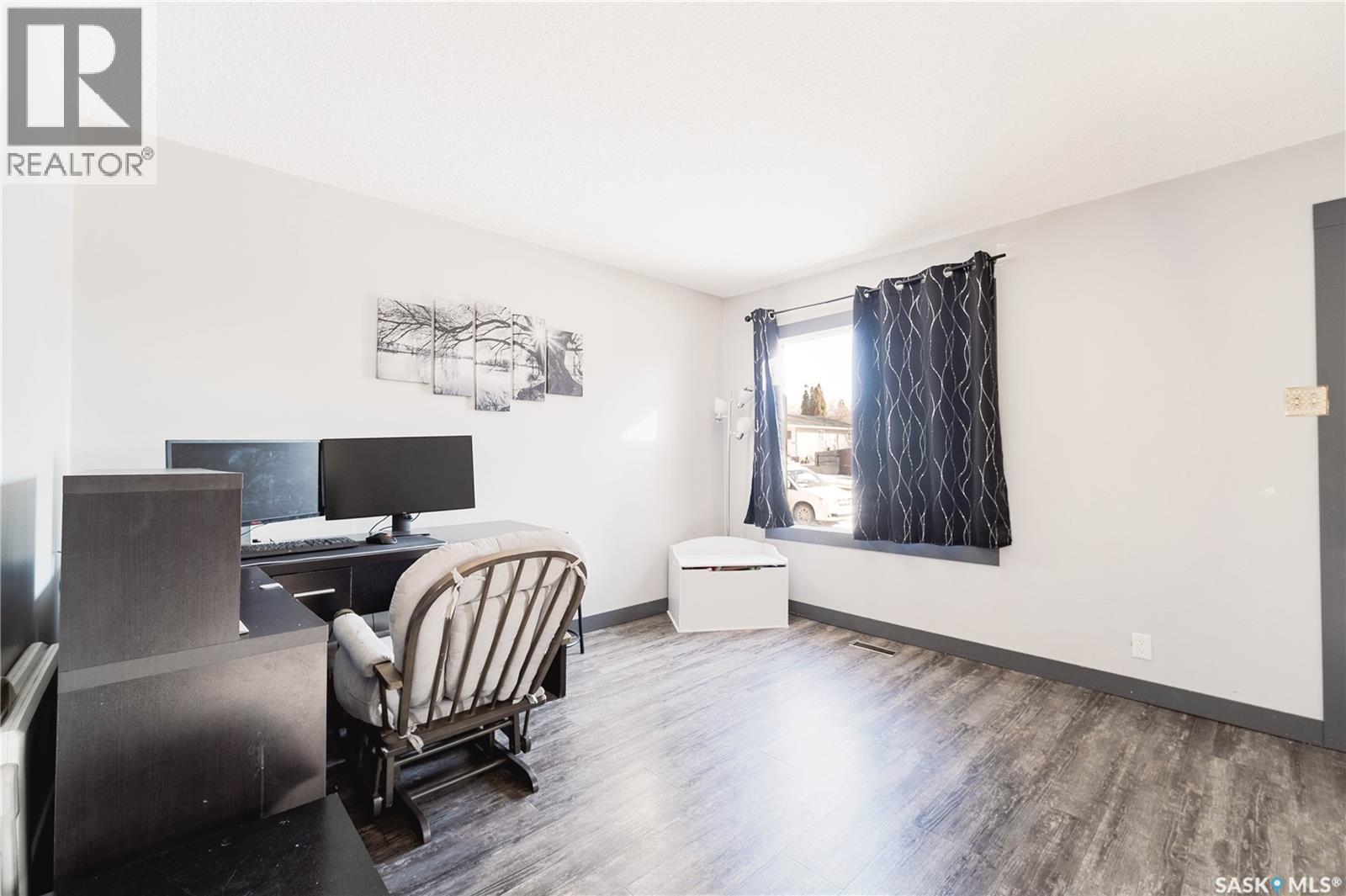 830 7th Avenue Nw, Moose Jaw, Saskatchewan  S6H 4C2 - Photo 16 - SK030172