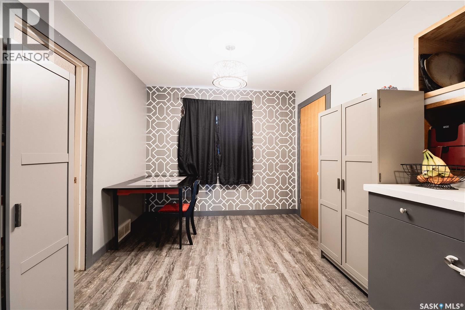 830 7th Avenue Nw, Moose Jaw, Saskatchewan  S6H 4C2 - Photo 18 - SK030172