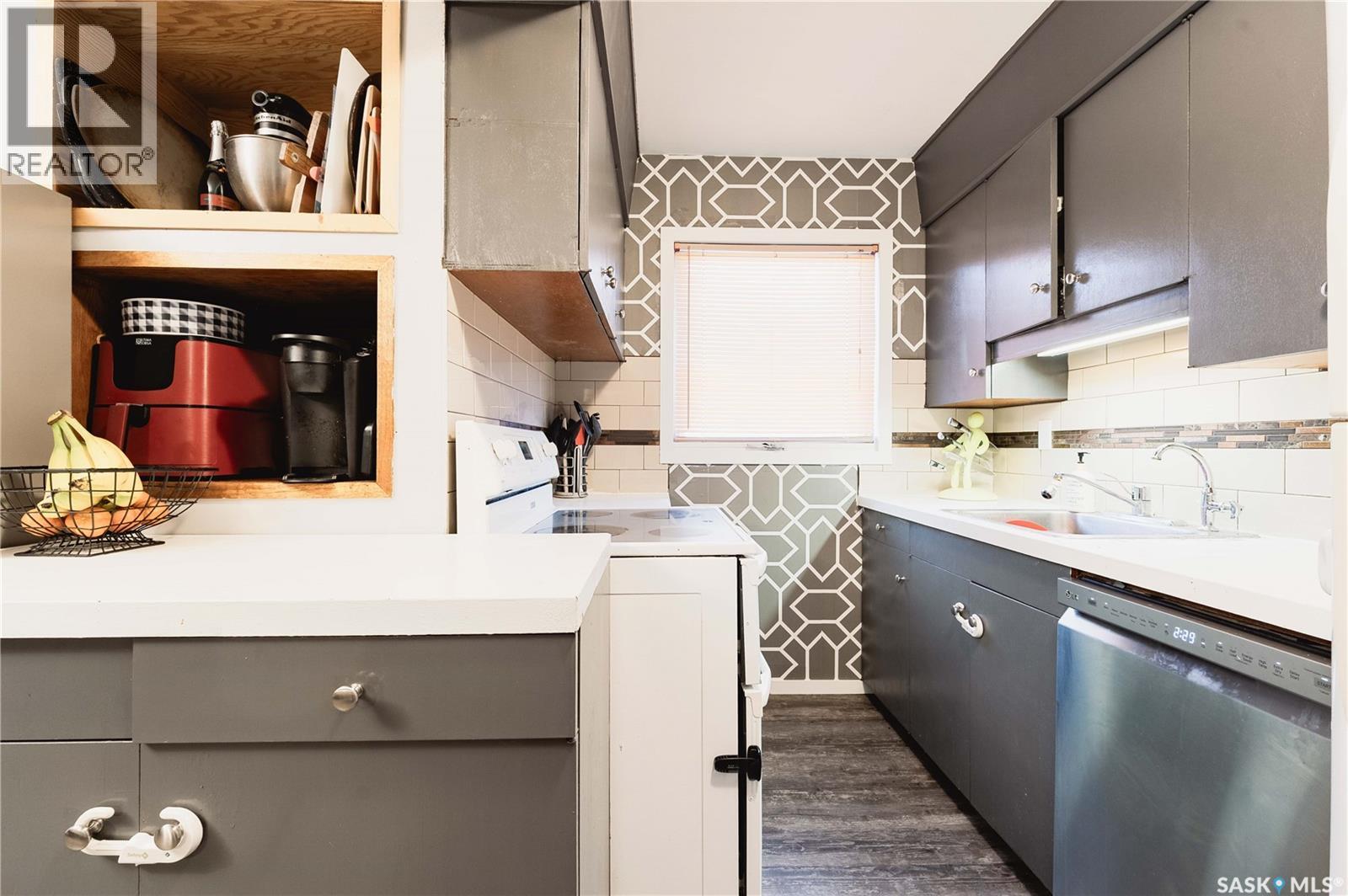 830 7th Avenue Nw, Moose Jaw, Saskatchewan  S6H 4C2 - Photo 21 - SK030172