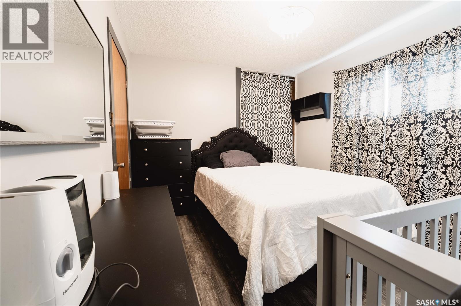 830 7th Avenue Nw, Moose Jaw, Saskatchewan  S6H 4C2 - Photo 28 - SK030172