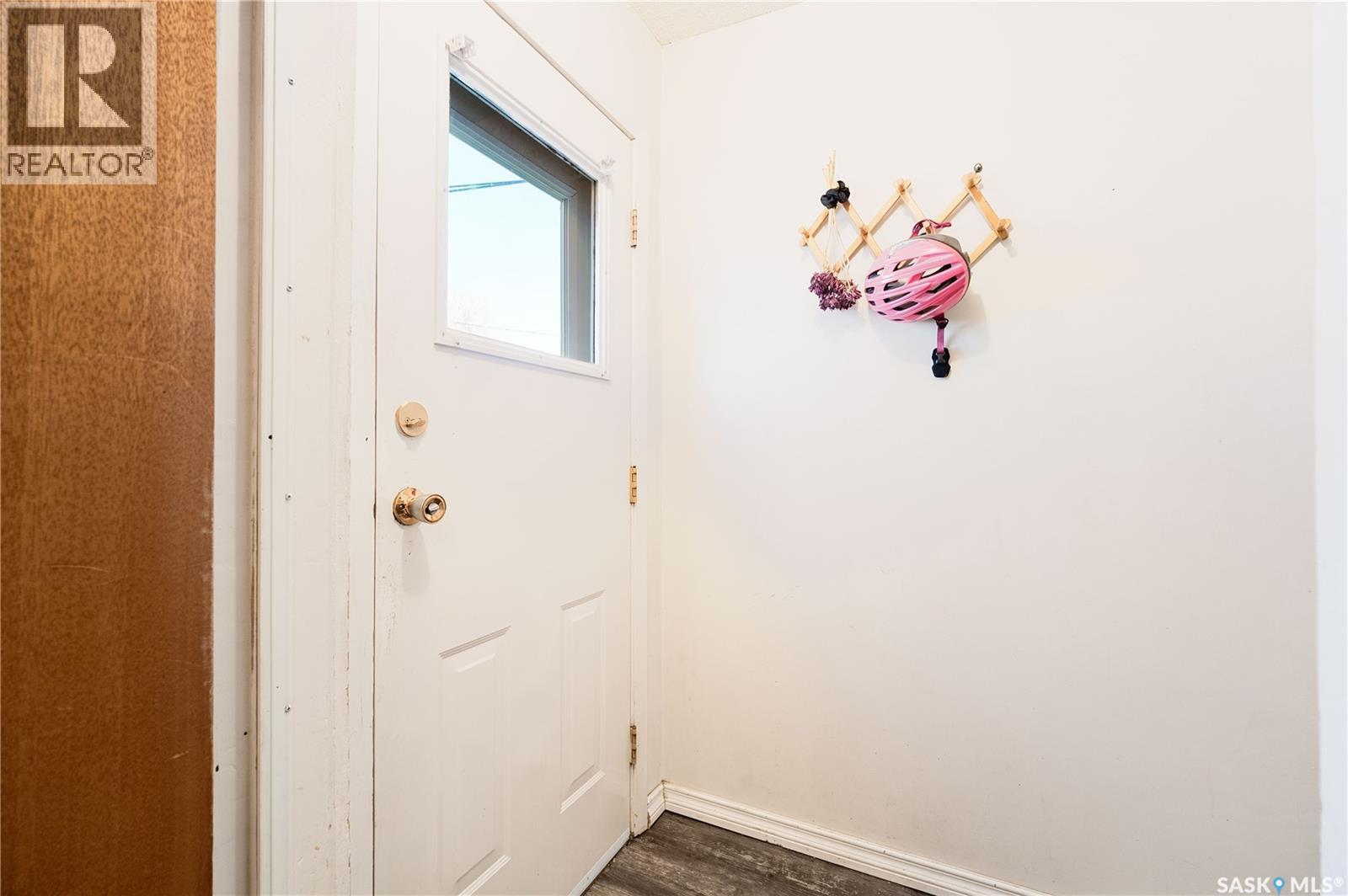 830 7th Avenue Nw, Moose Jaw, Saskatchewan  S6H 4C2 - Photo 33 - SK030172