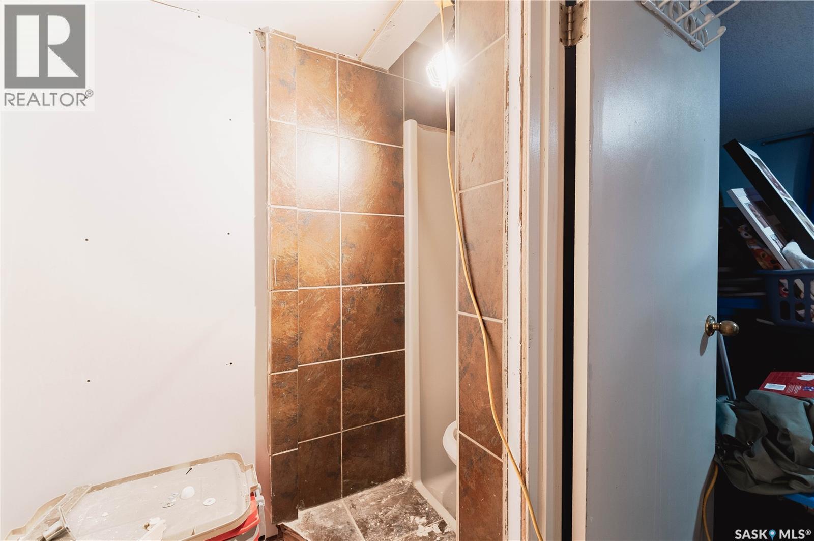 830 7th Avenue Nw, Moose Jaw, Saskatchewan  S6H 4C2 - Photo 46 - SK030172