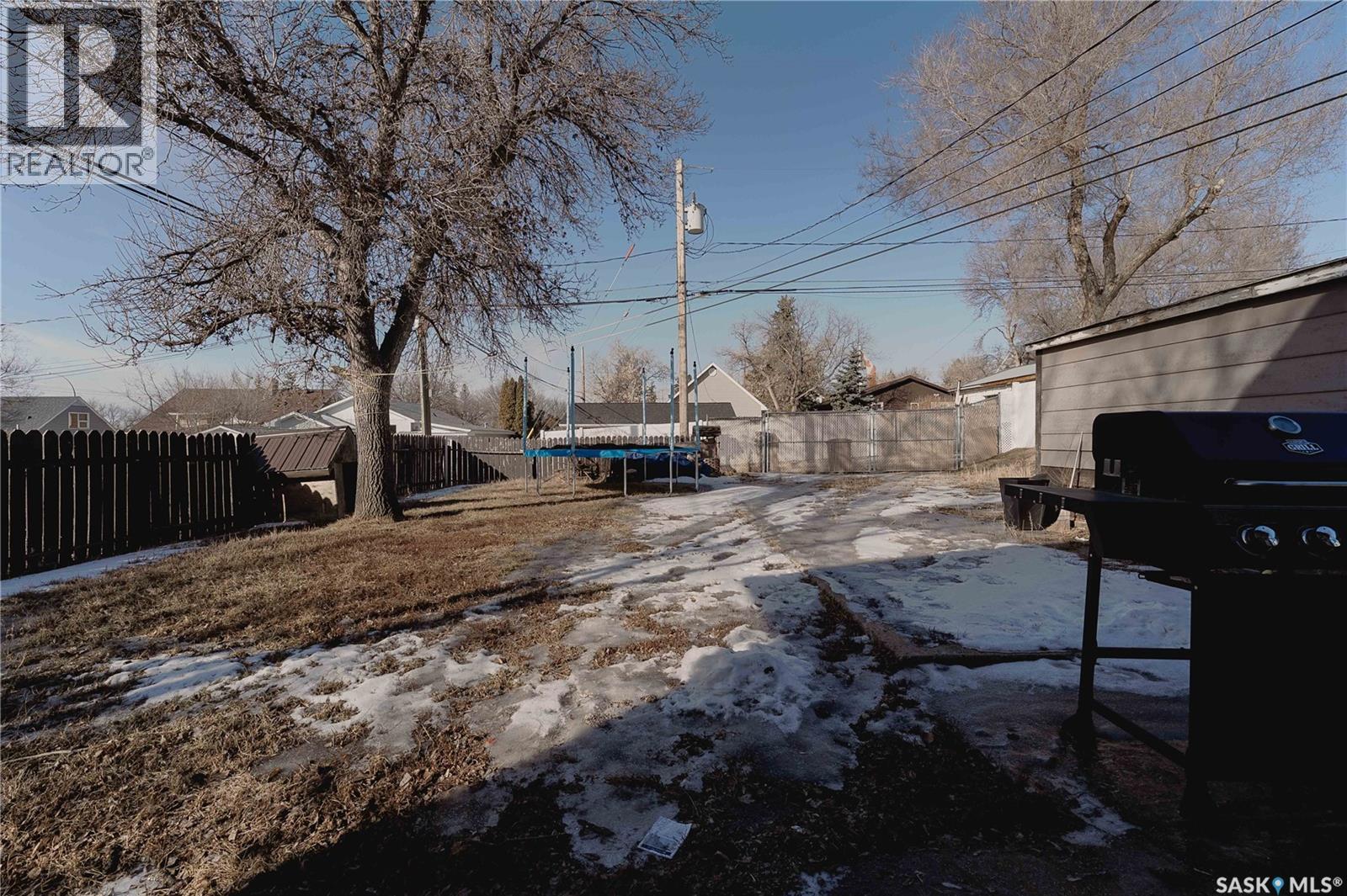 830 7th Avenue Nw, Moose Jaw, Saskatchewan  S6H 4C2 - Photo 50 - SK030172