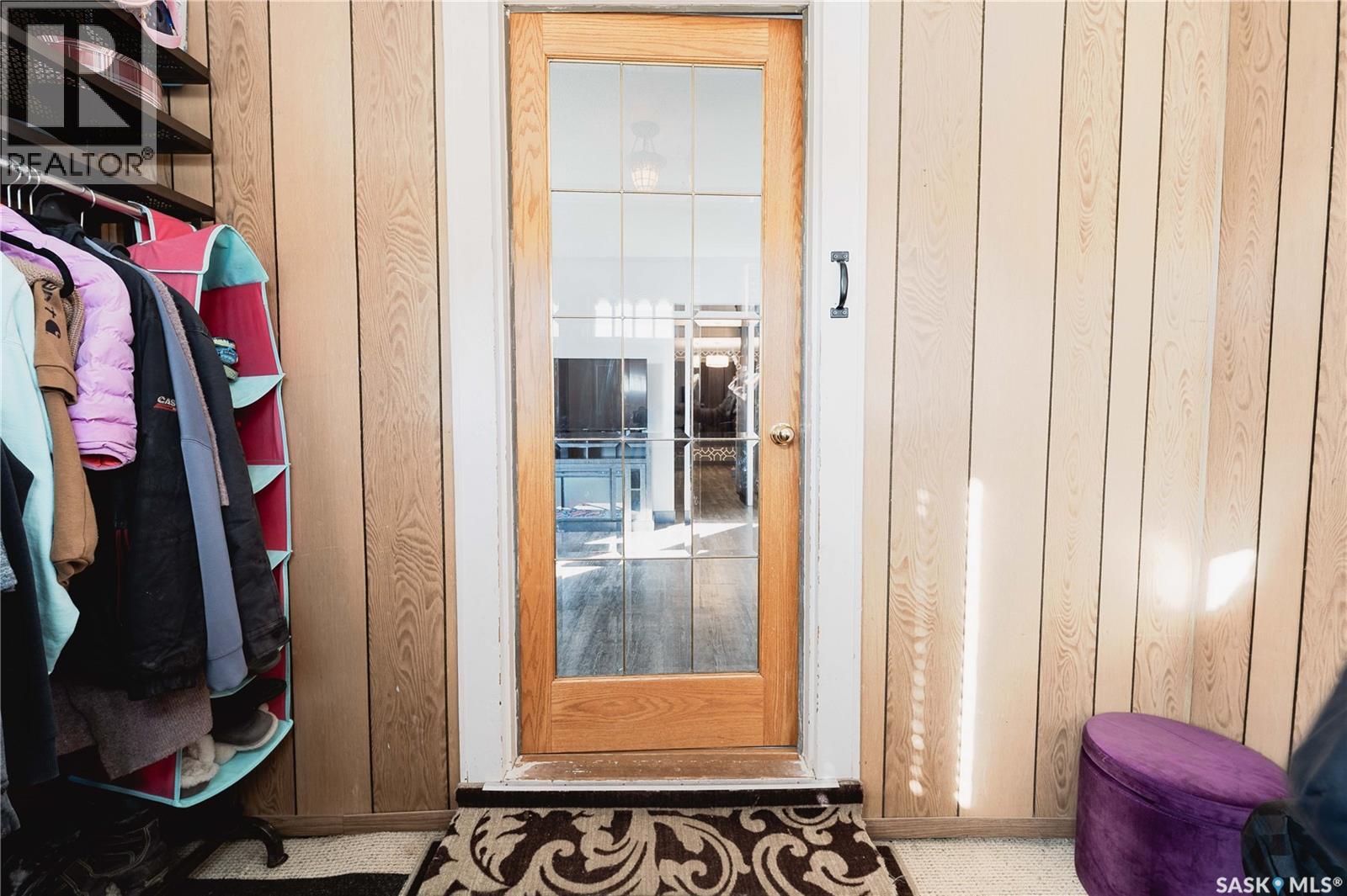 830 7th Avenue Nw, Moose Jaw, Saskatchewan  S6H 4C2 - Photo 6 - SK030172