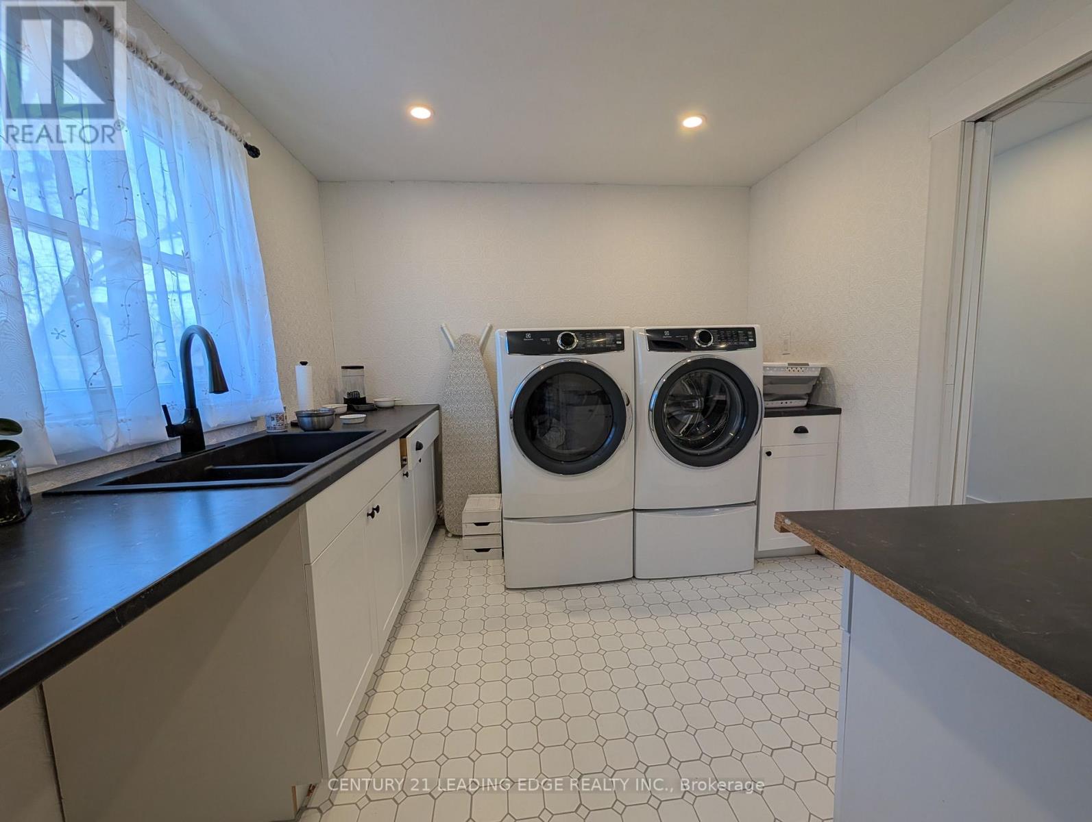 5969 Culp Street, Niagara Falls (Dorchester), Ontario  L2G 2B6 - Photo 12 - X12870804