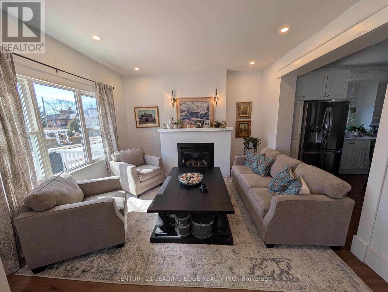 5969 Culp Street, Niagara Falls (Dorchester), Ontario  L2G 2B6 - Photo 2 - X12870804