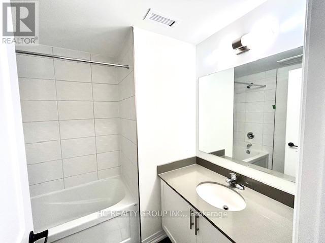 102 - 241 Crescent Bay Lane, Huntsville (Chaffey), Ontario  P1H 1B9 - Photo 11 - X12870808