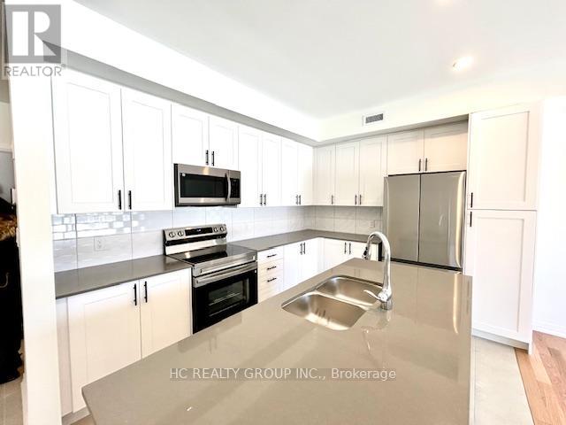 102 - 241 Crescent Bay Lane, Huntsville (Chaffey), Ontario  P1H 1B9 - Photo 4 - X12870808