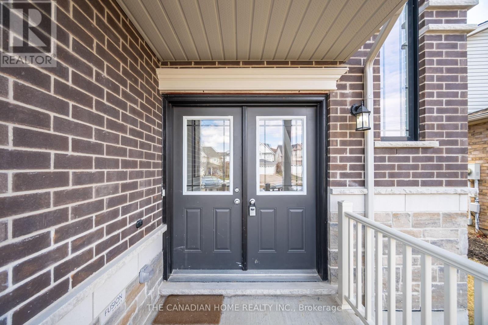 148 Starwood Drive, Guelph, Ontario  N1E 7G7 - Photo 4 - X12870824