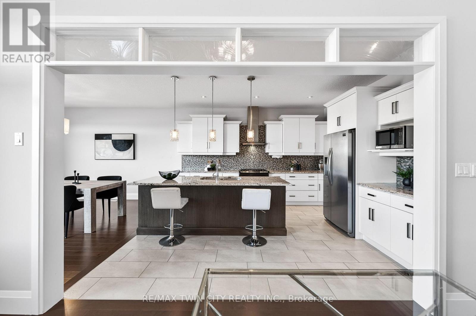 557 Millstream Drive, Waterloo, Ontario  N2K 0E1 - Photo 12 - X12870852