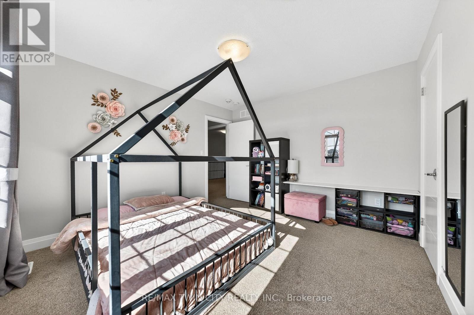 557 Millstream Drive, Waterloo, Ontario  N2K 0E1 - Photo 33 - X12870852