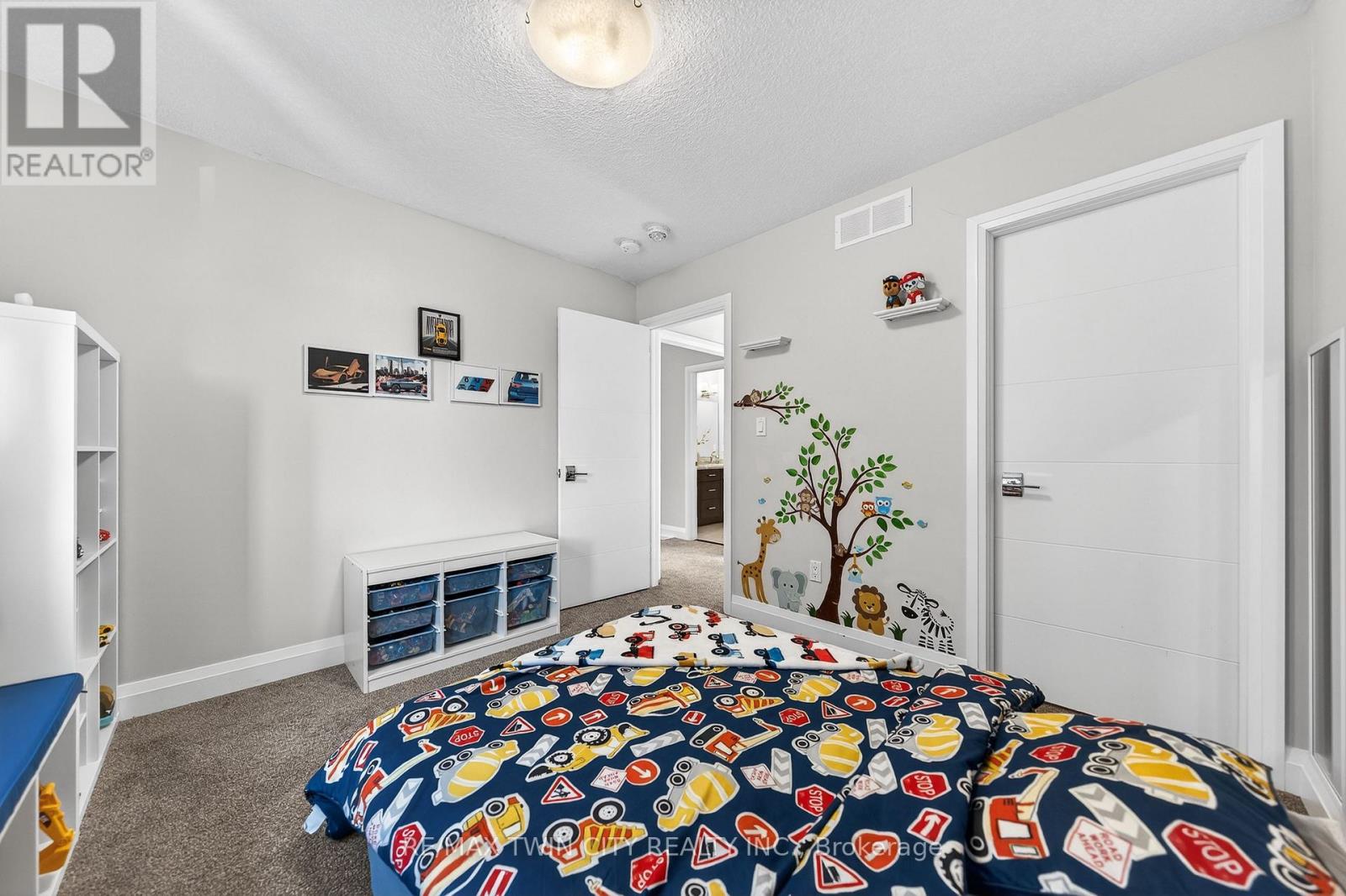 557 Millstream Drive, Waterloo, Ontario  N2K 0E1 - Photo 37 - X12870852