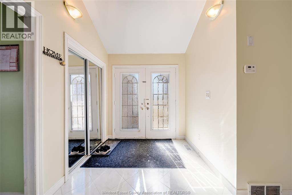 145 Ellison Street, Leamington, Ontario  N8H 5H9 - Photo 4 - 26005020